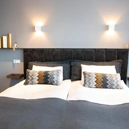 Aparthotel B14 & 4*